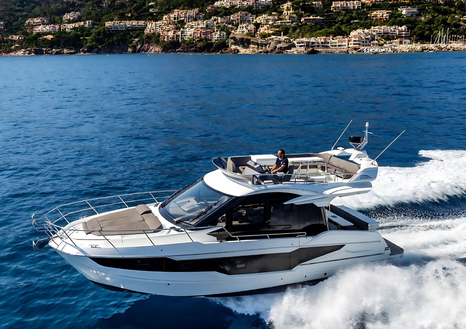 Galeon 400 Fly