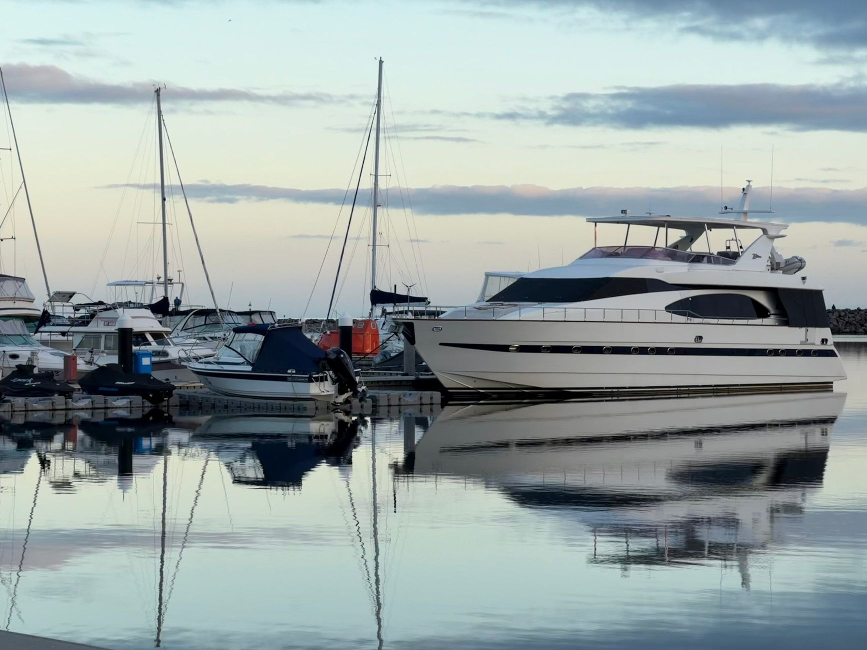 Cash Purchase or Yacht Leasing: Which Route Makes Sense?