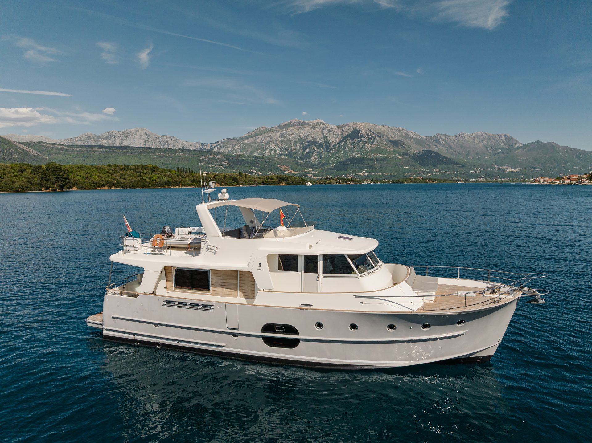 Beneteau Swift Trawler 52 « DORA » (2011)
