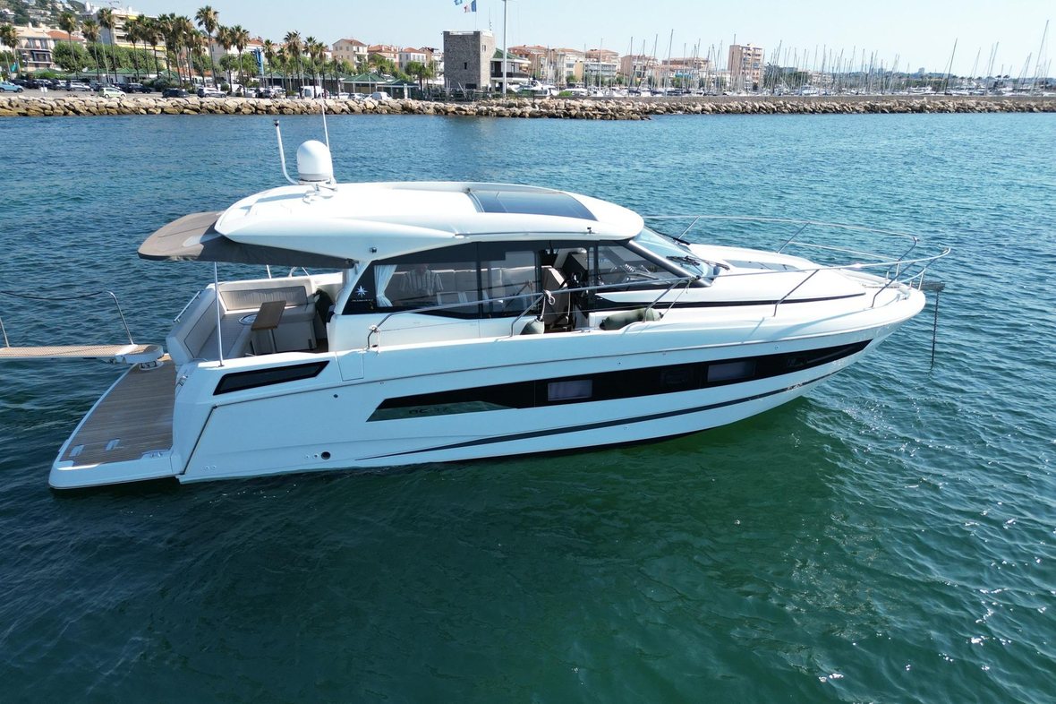 Jeanneau NC 37 (2020)