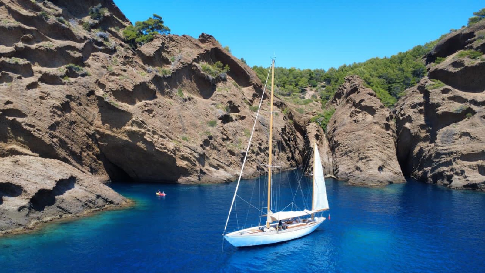 Chartering a Yacht in Corsica for a Week: How to Choose Well